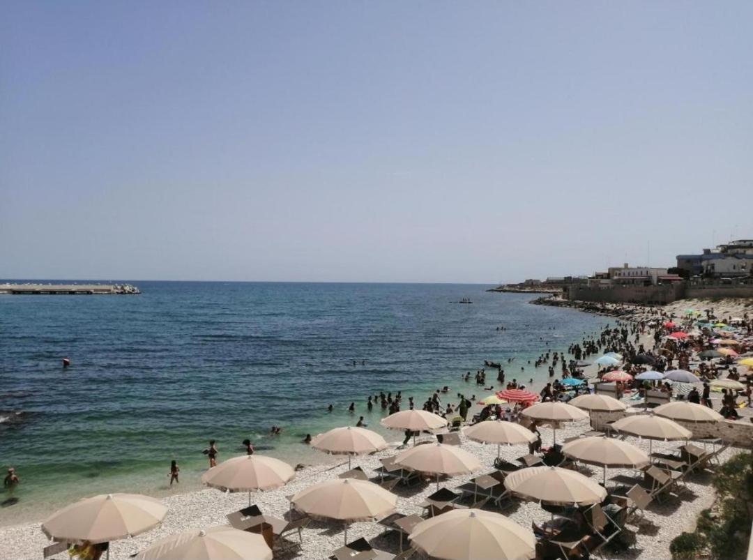 Tre Metri Sopra Il Mare Villa Bisceglie Luaran gambar