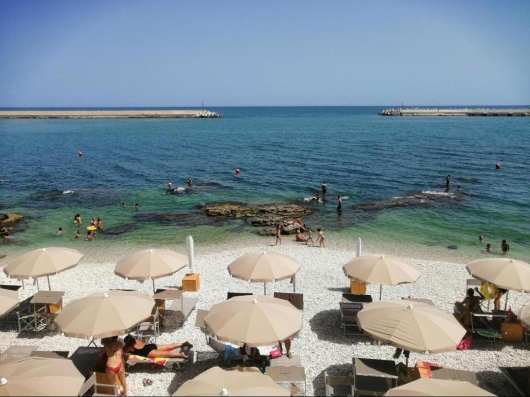 Tre Metri Sopra Il Mare Villa Bisceglie Luaran gambar